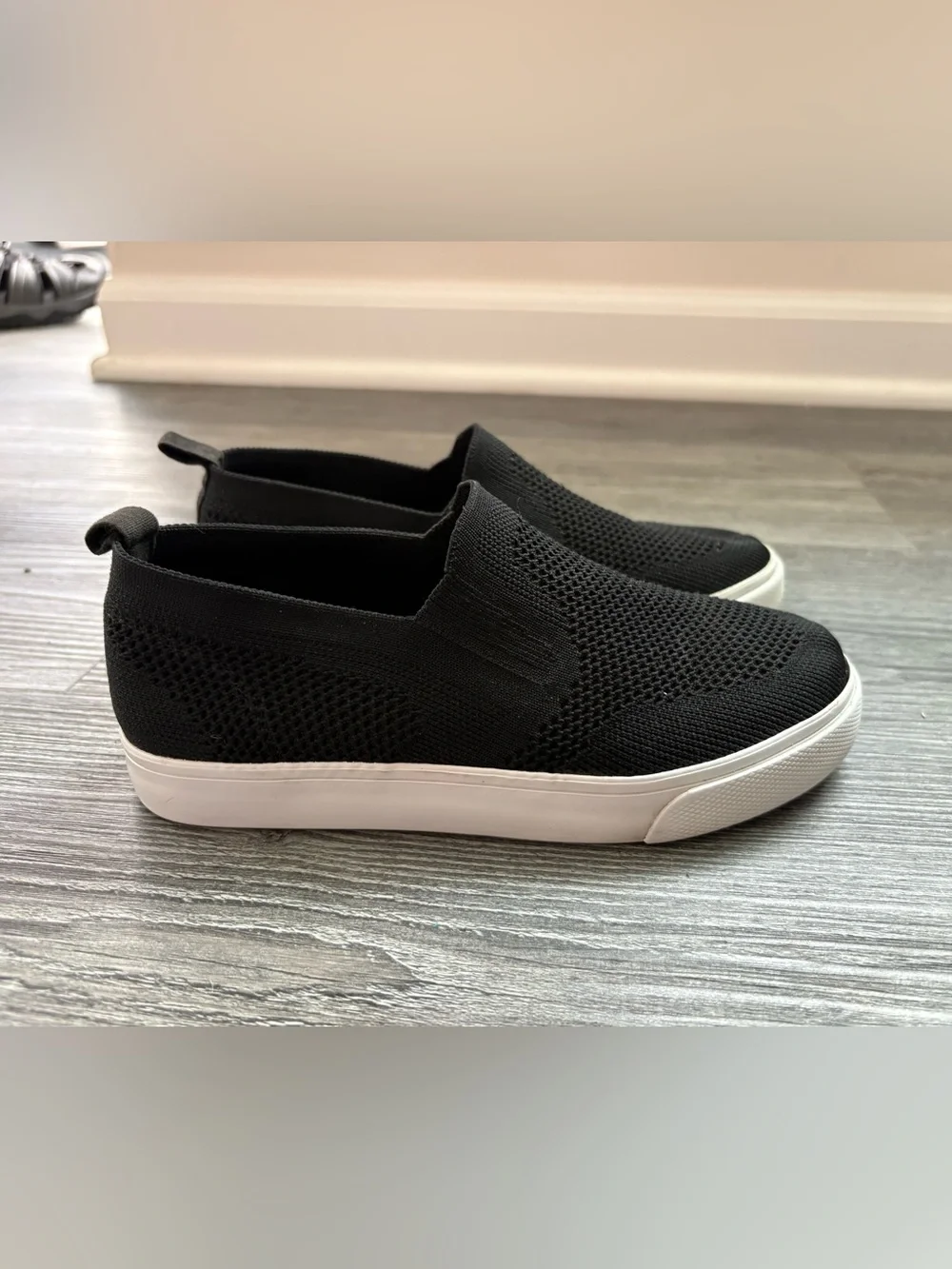 Old Navy Black Slip-On Knit Sneakers. Kids size 1
